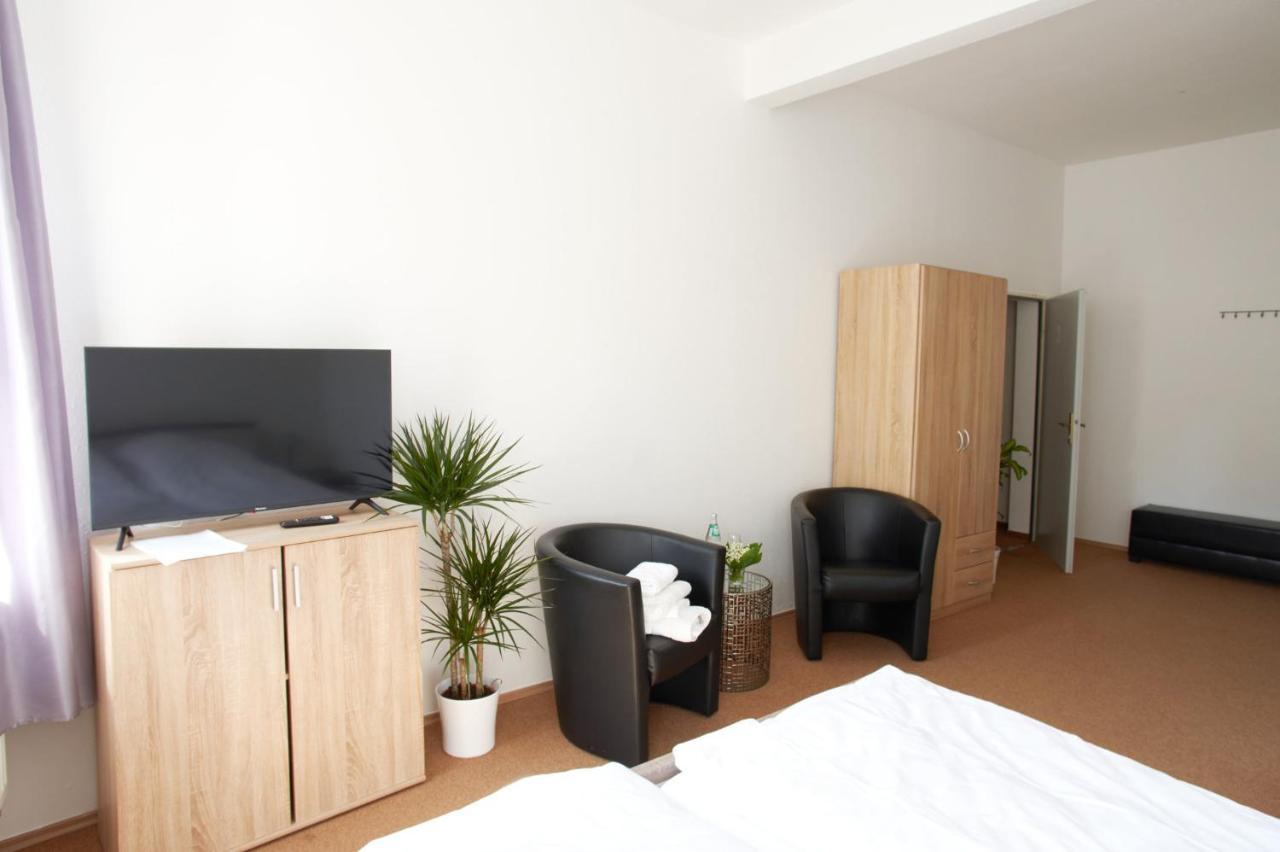 Double Room,1414151885:JPEG